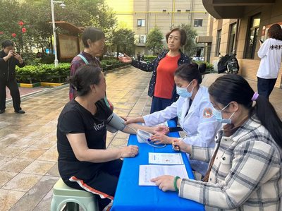 金水區(qū)未來路街道義診服務(wù) 暖心守護(hù)居民健康，健康咨詢送到家門口